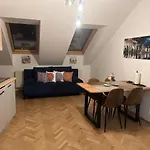 Klimatisiertes Dachgeschoss City Apartment In Zentrum Wiens